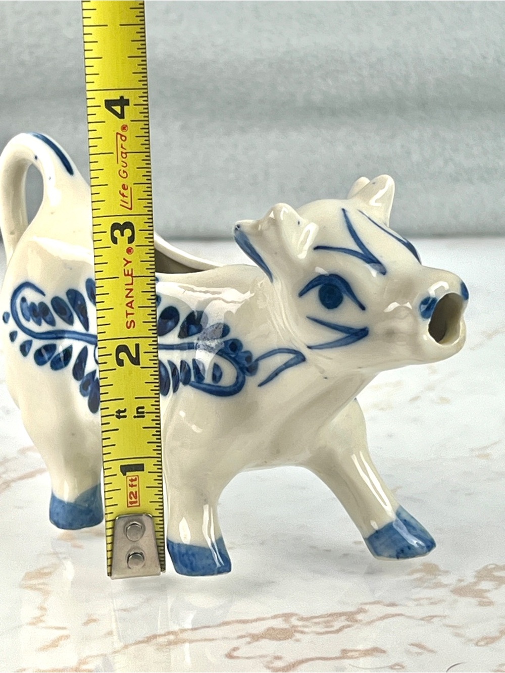 Vintage HandPainted Delft Blue White Porcelain Cow Creamer Windmill Handheld - Picture 9 of 10
